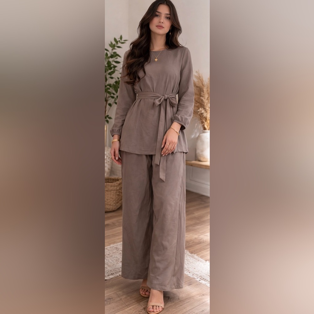 Women’s Taupe Two-Piece Belted Lounge Set